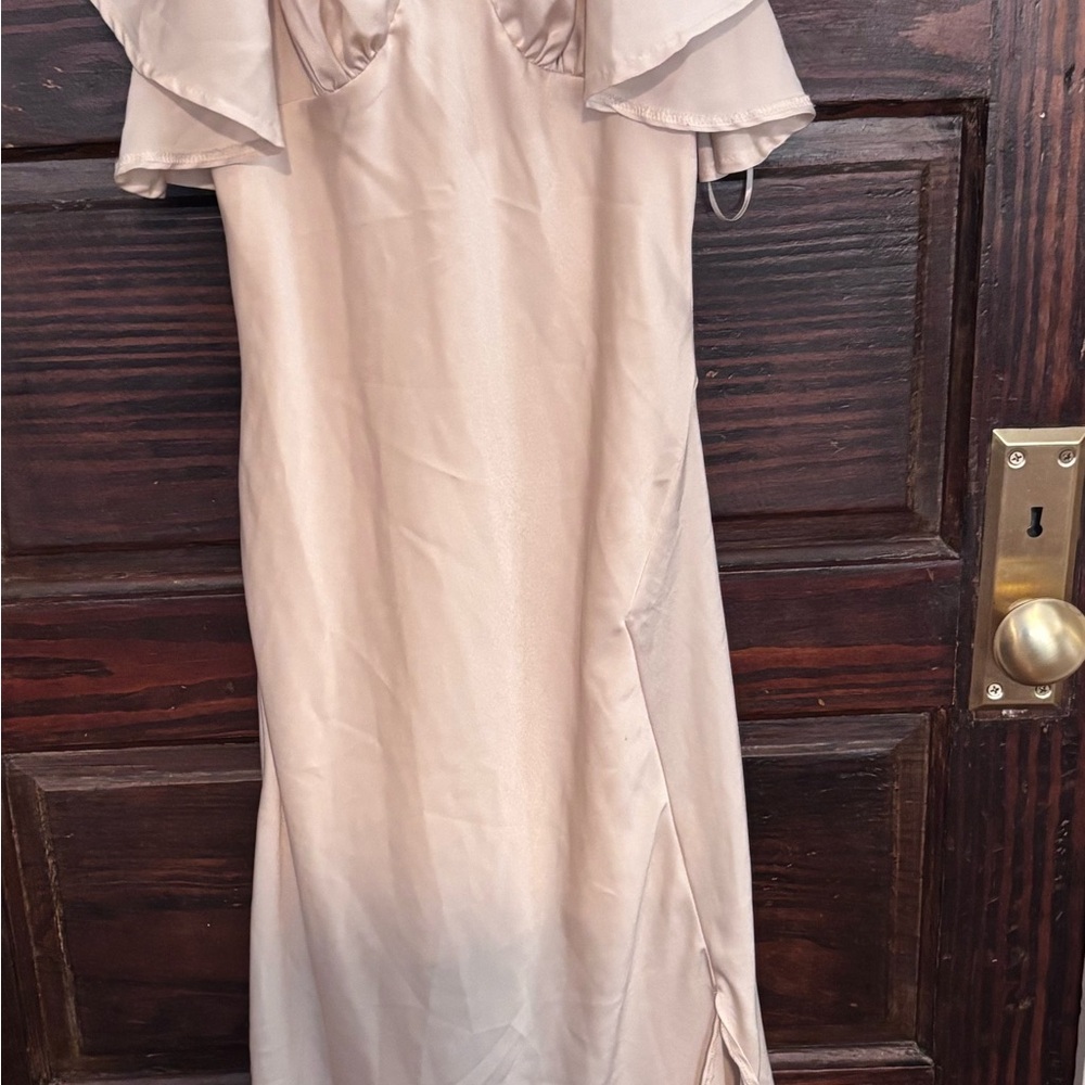 Elegant Off-Shoulder Midi Dress in Beige
